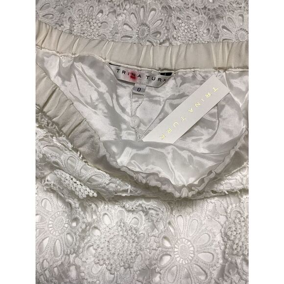 New. Trina Turk white lace dress. Regularly $298 - Picture 11 of 12